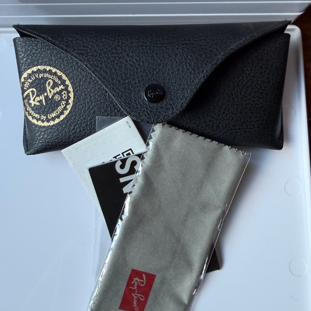 Ray-Ban Gold Frame Aviator Sunglasses with Case - Picture 5 of 6